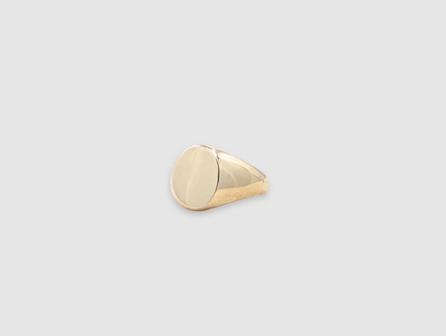Oval Ladies Signet ring | 9k Yellow gold 100% recycled - MILLY MAUNDER