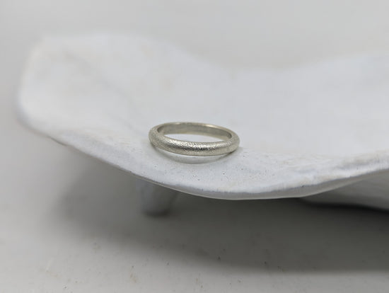 3.0 Frosted Heavy Wedding Band | 9k White gold