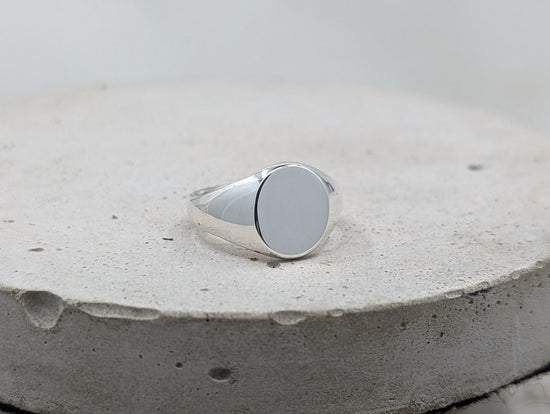 Oval Ladies Signet ring | Sterling silver 100% recycled