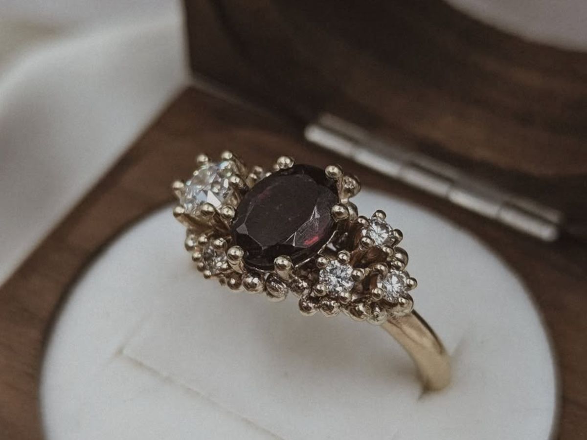 Bespoke | Garnet & Diamond Engagement Ring