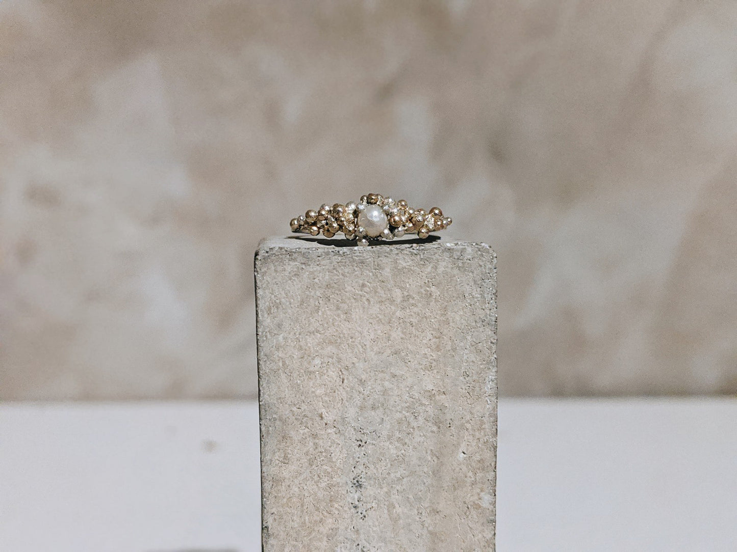 Pearl Granulation Solitaire