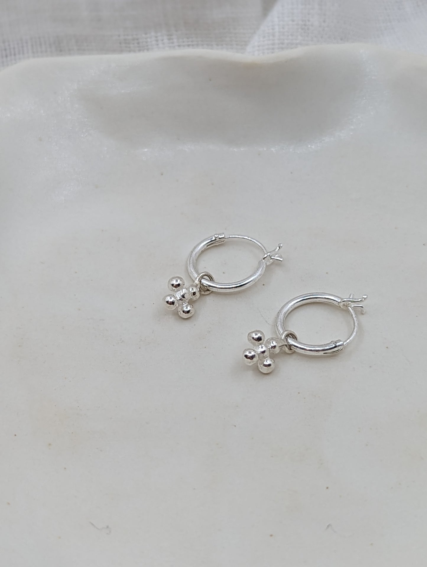 Hinged Huggies with Flower Charm | Silver