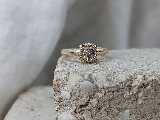 White Sapphire Solitaire | 9ct Yellow Gold