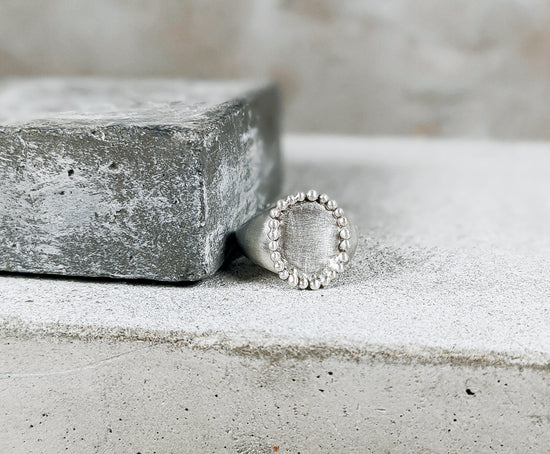 Load image into Gallery viewer, The Chunky Signet ring - Milly Maunder Designs

