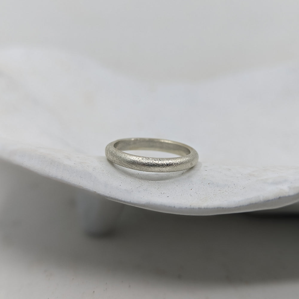 3.0 Frosted Heavy Wedding Band | 9k White gold - MILLY MAUNDER