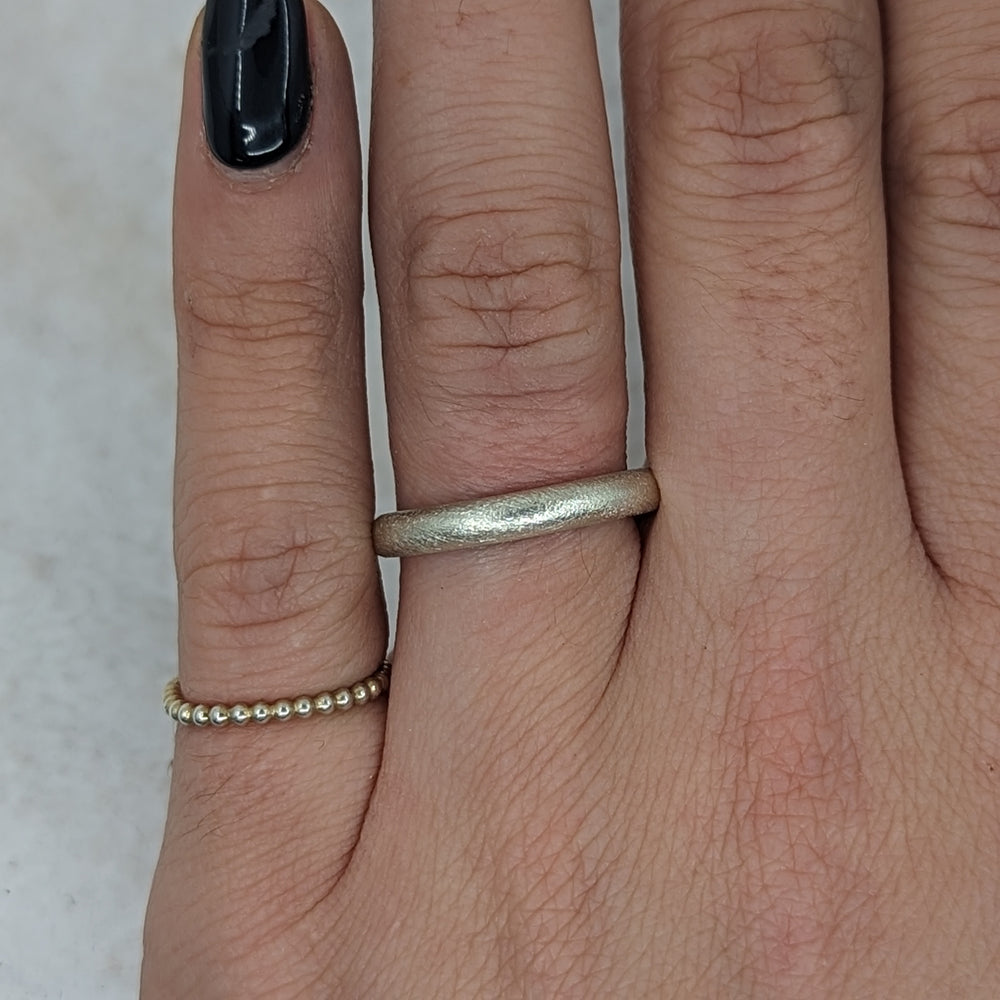 3.0 Frosted Heavy Wedding Band | 9k White gold - MILLY MAUNDER