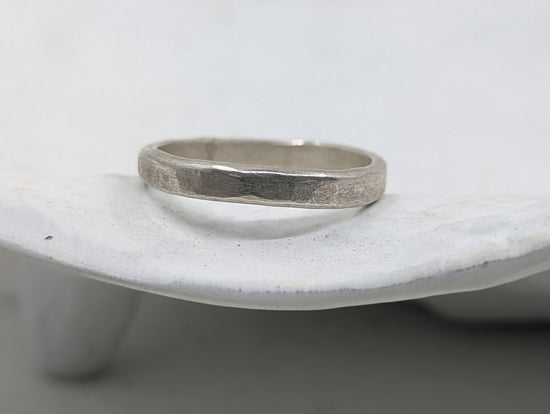 Load image into Gallery viewer, 3.0 Forged Wedding Band | 9k white gold - MILLY MAUNDER
