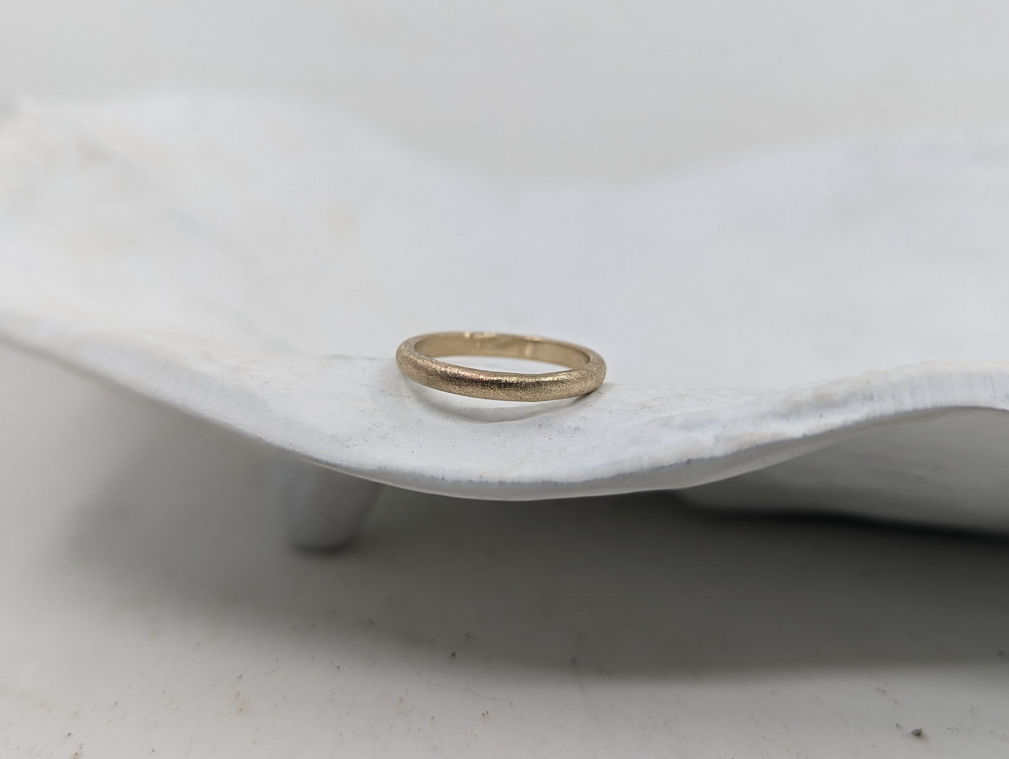 2.3 Frosted Light Wedding Band | 9k yellow gold