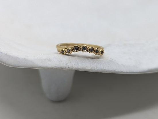 Pebble Crown with salt and pepper Diamonds | 9k Yellow Gold