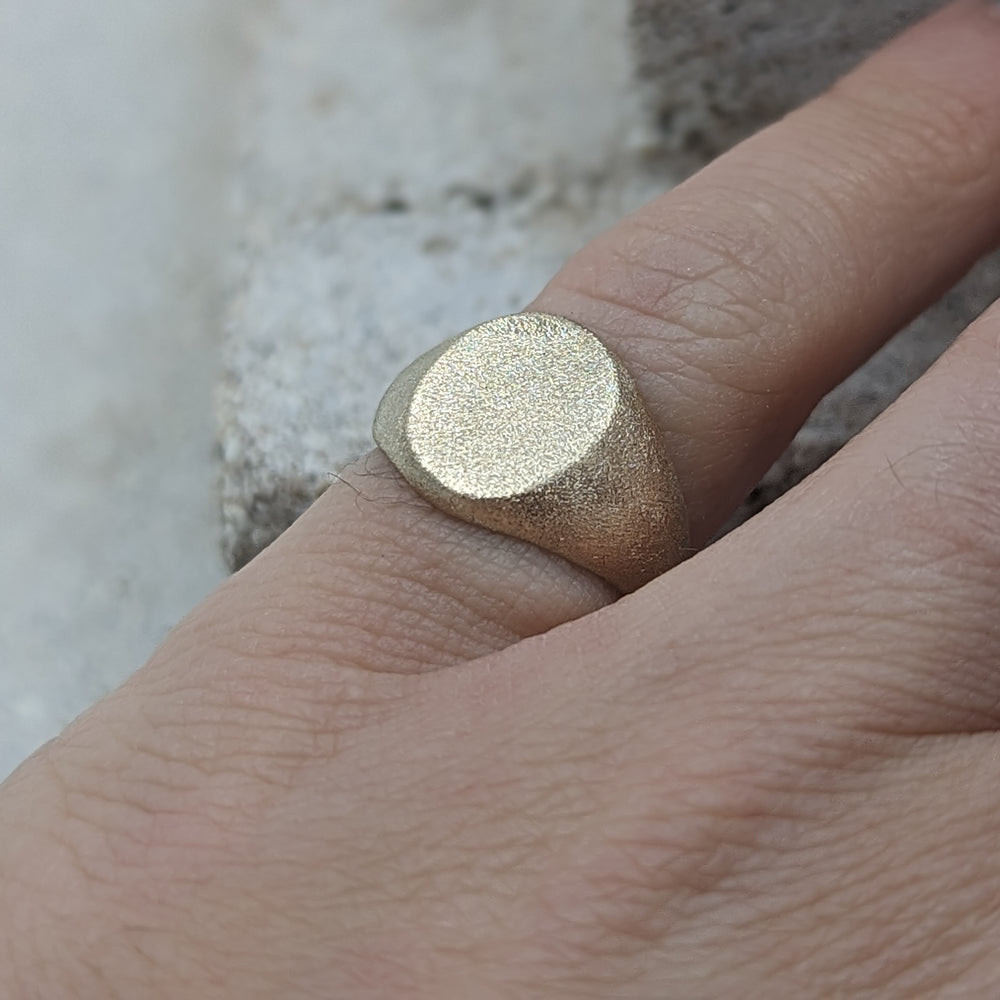 Frosted Oval Ladies Signet ring | 9k Yellow gold 100% recycled - MILLY MAUNDER