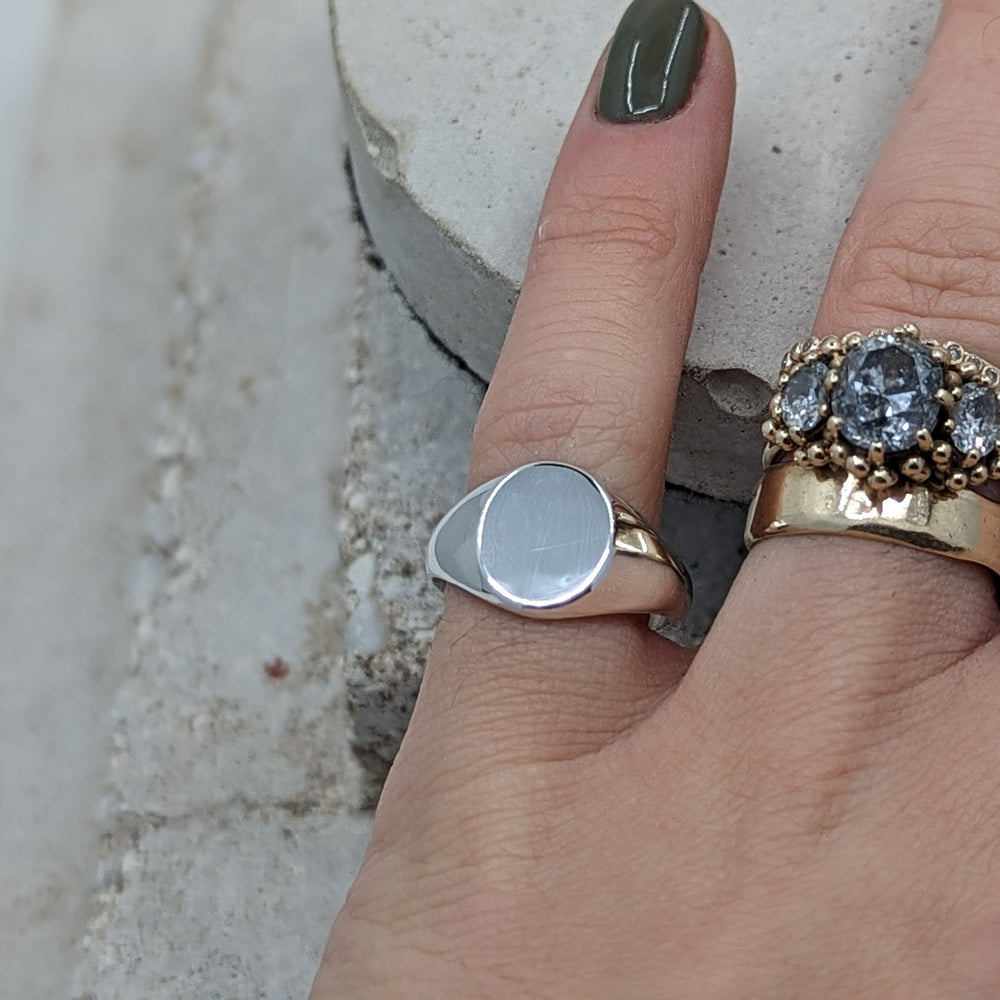 Oval Ladies Signet ring | Sterling silver 100% recycled - MILLY MAUNDER