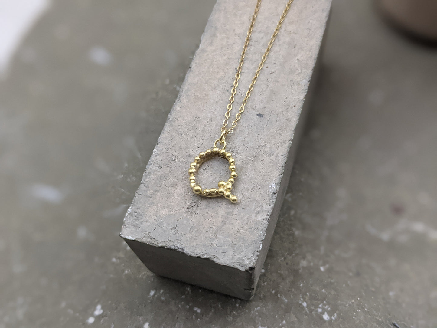 GOLD INITIAL PENDANT Solid 9Ct Gold All Letters Initial 9Ct Yellow Gold  Letter £59.99 - PicClick UK